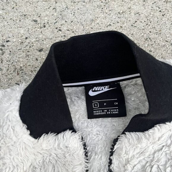 Nike Sherpa Jacket Womens small - Picture 2 of 5